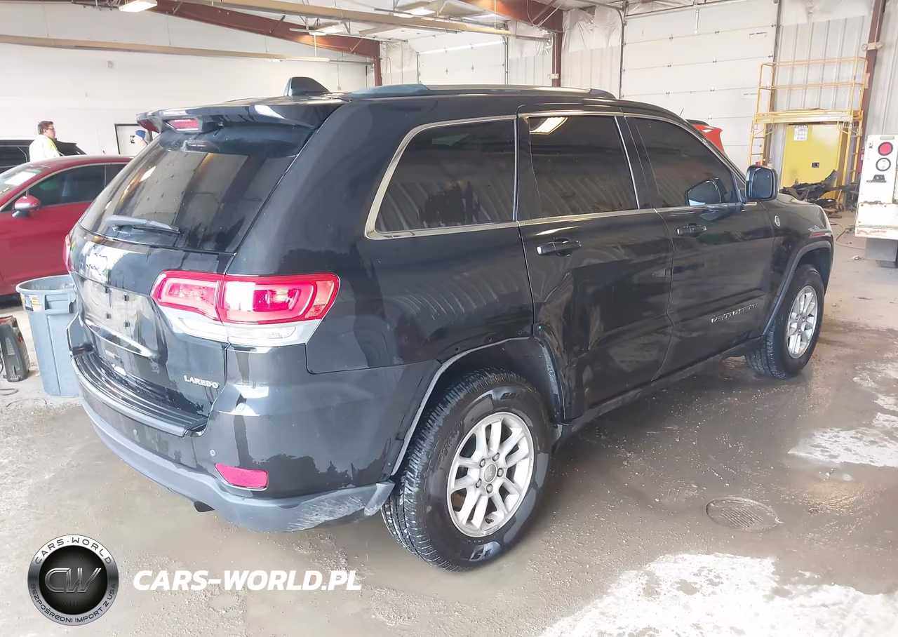 2019 Jeep Grand Cherokee Laredo E 4X4 VIN:1C4RJFAG0KC544597 - 4