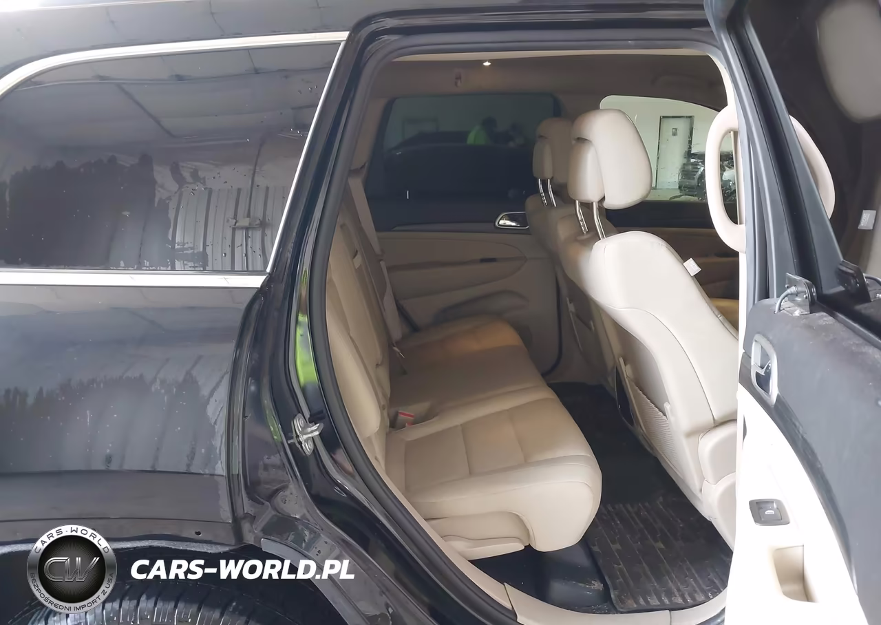 2019 Jeep Grand Cherokee Laredo E 4X4 VIN:1C4RJFAG0KC544597 - 8