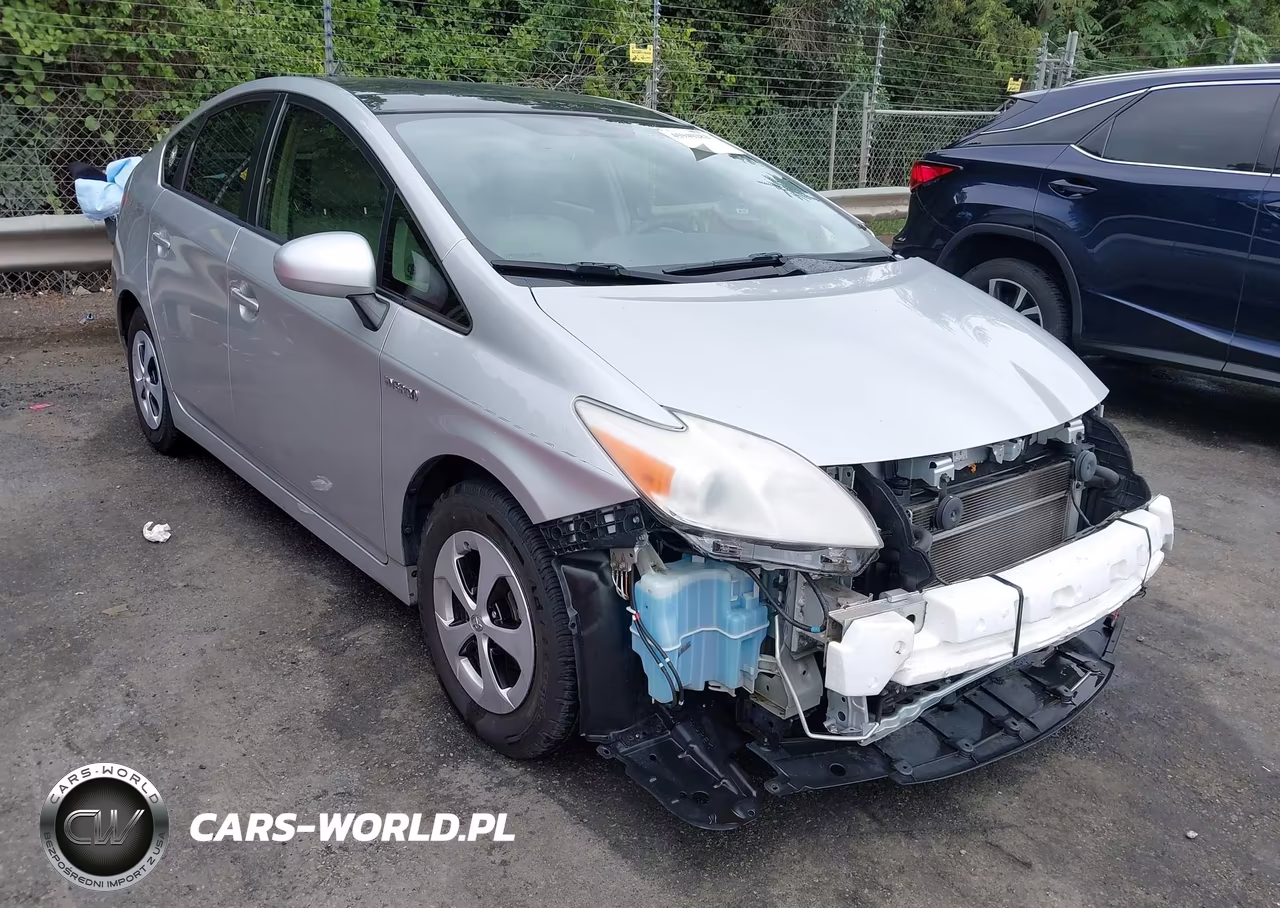 2013 Toyota Prius Three – zdjęcie 1 z 17