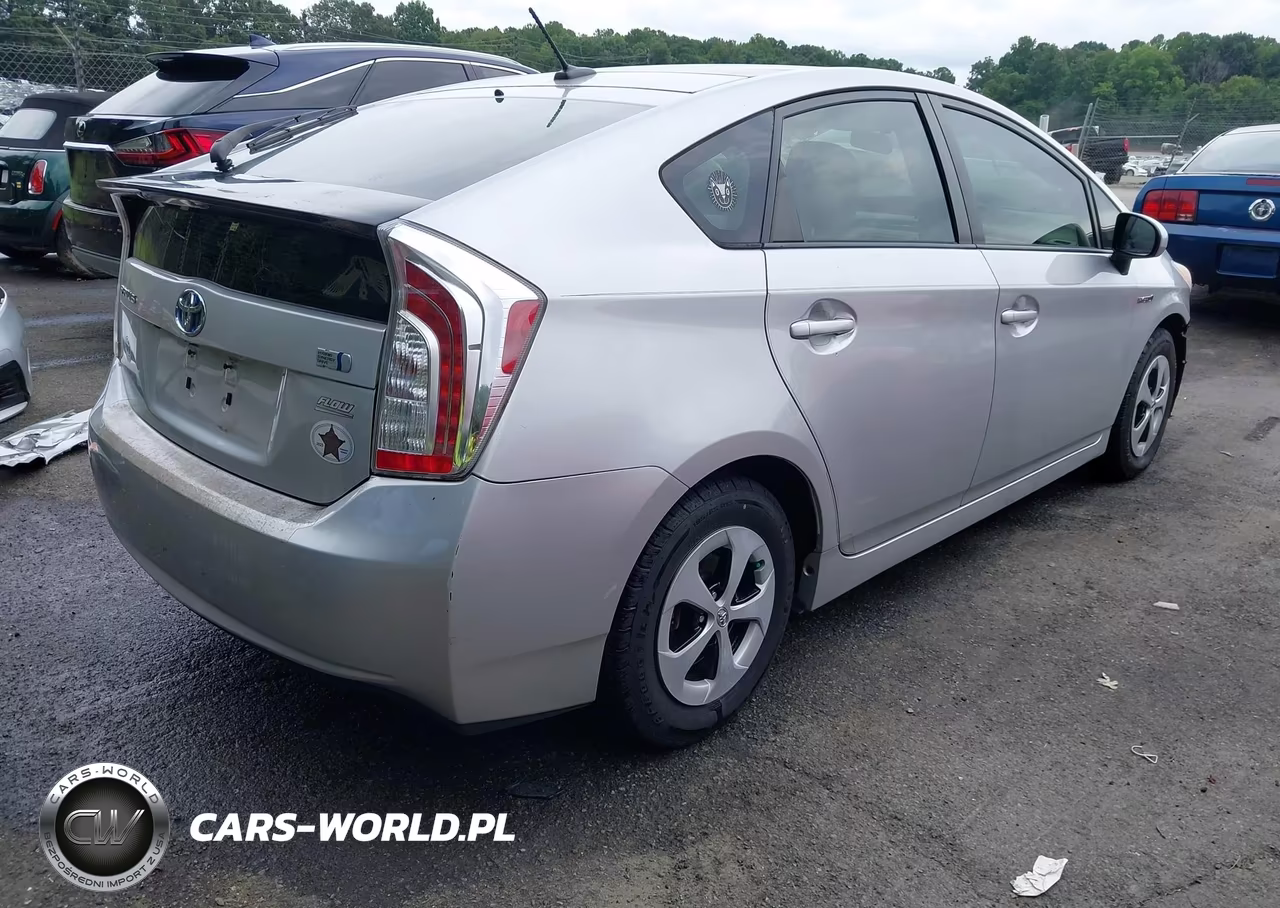 2013 Toyota Prius Three VIN:JTDKN3DU3D1727187 - 4