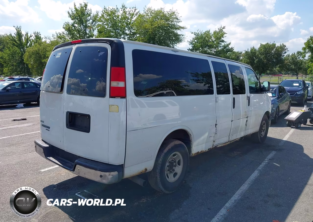 2011 Chevrolet Express 3500 Ls VIN:1GAZGZFG3B1150413 - 4