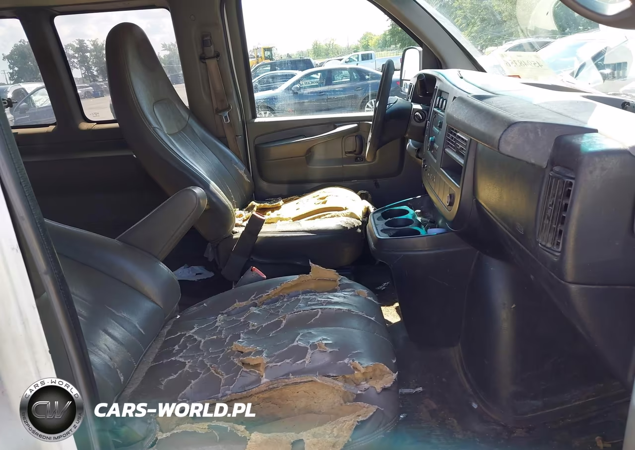 2011 Chevrolet Express 3500 Ls VIN:1GAZGZFG3B1150413 - 5