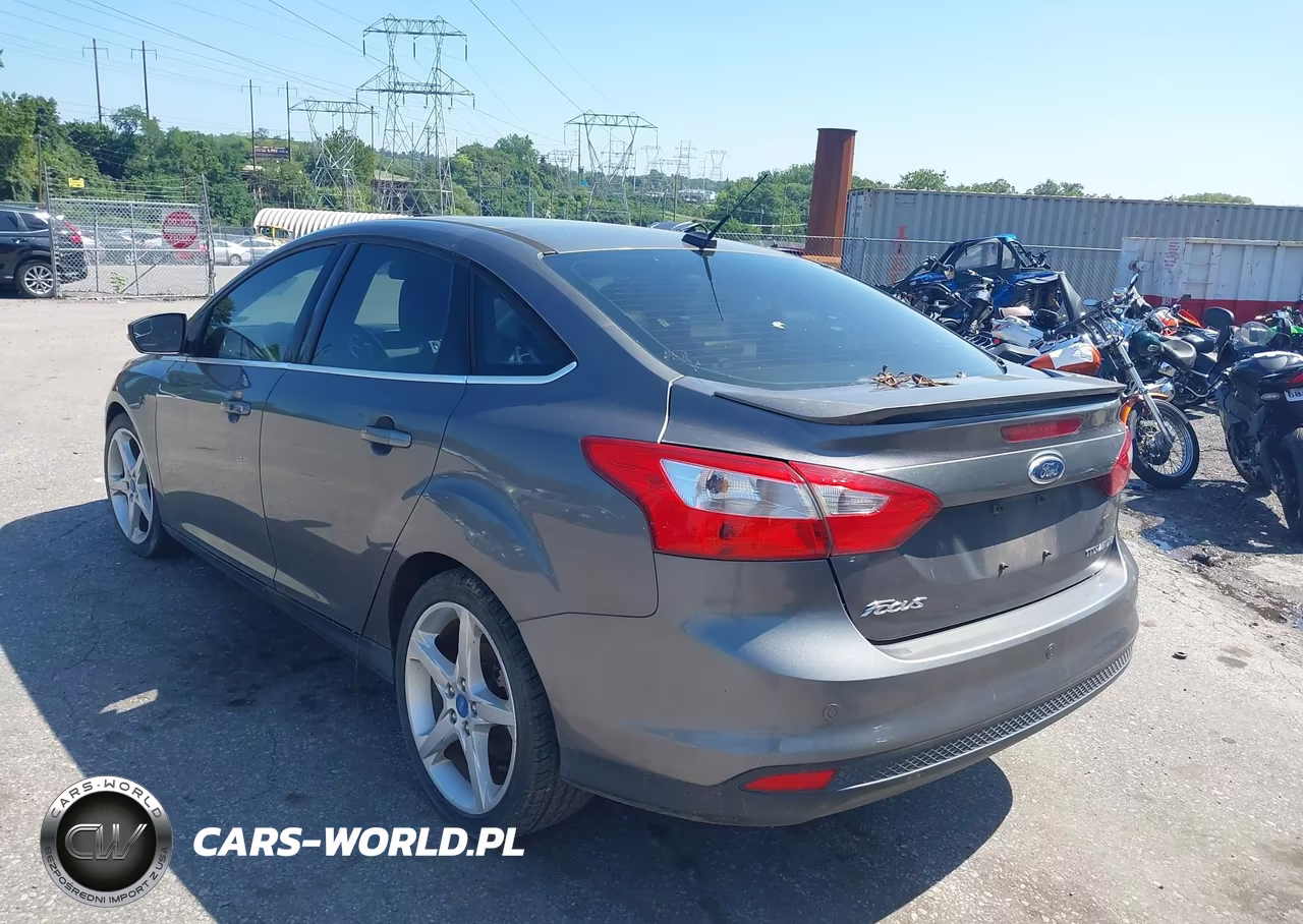 2012 Ford Focus Titanium VIN:1FAHP3J24CL195366 - 3