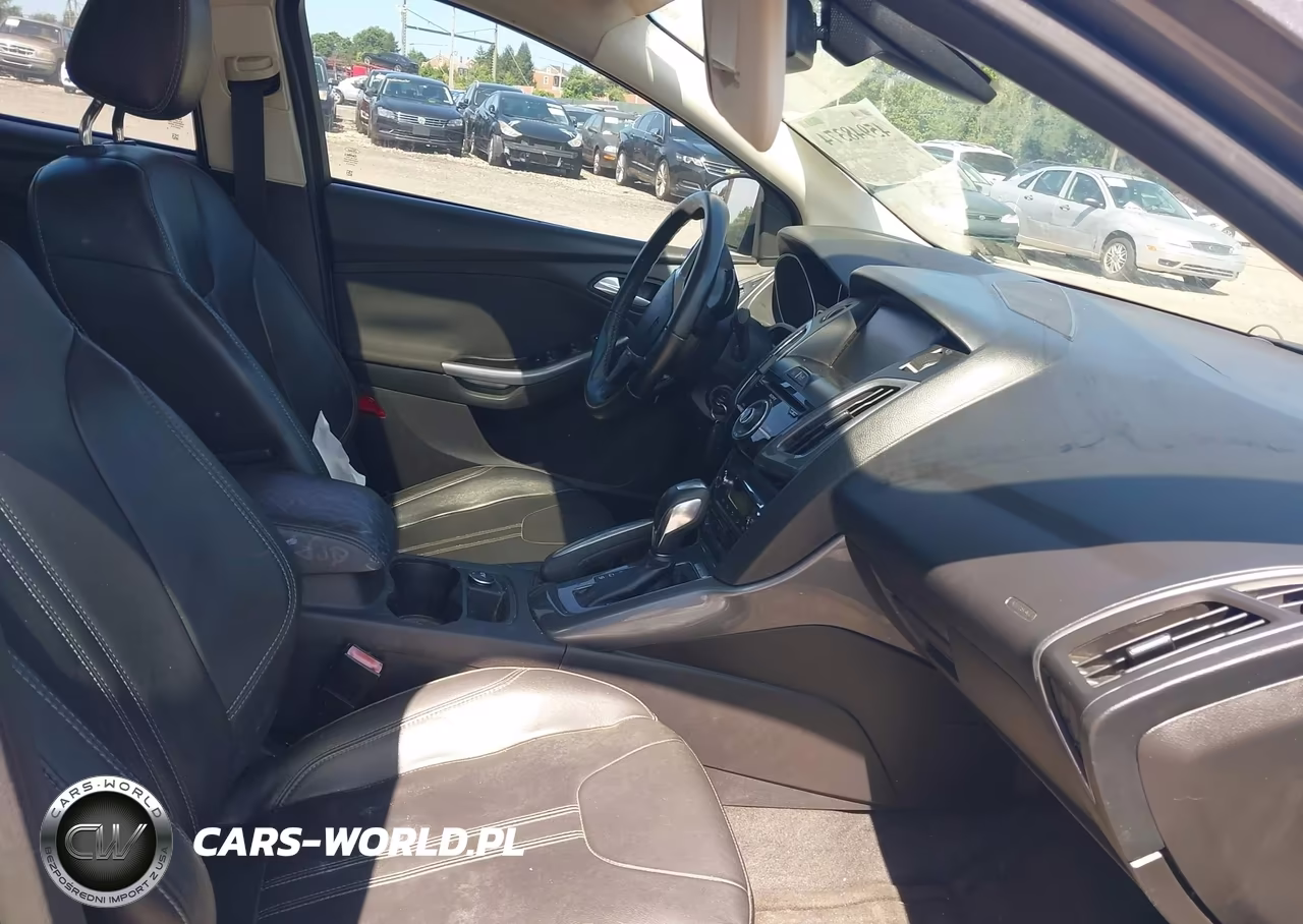 2012 Ford Focus Titanium VIN:1FAHP3J24CL195366 - 5