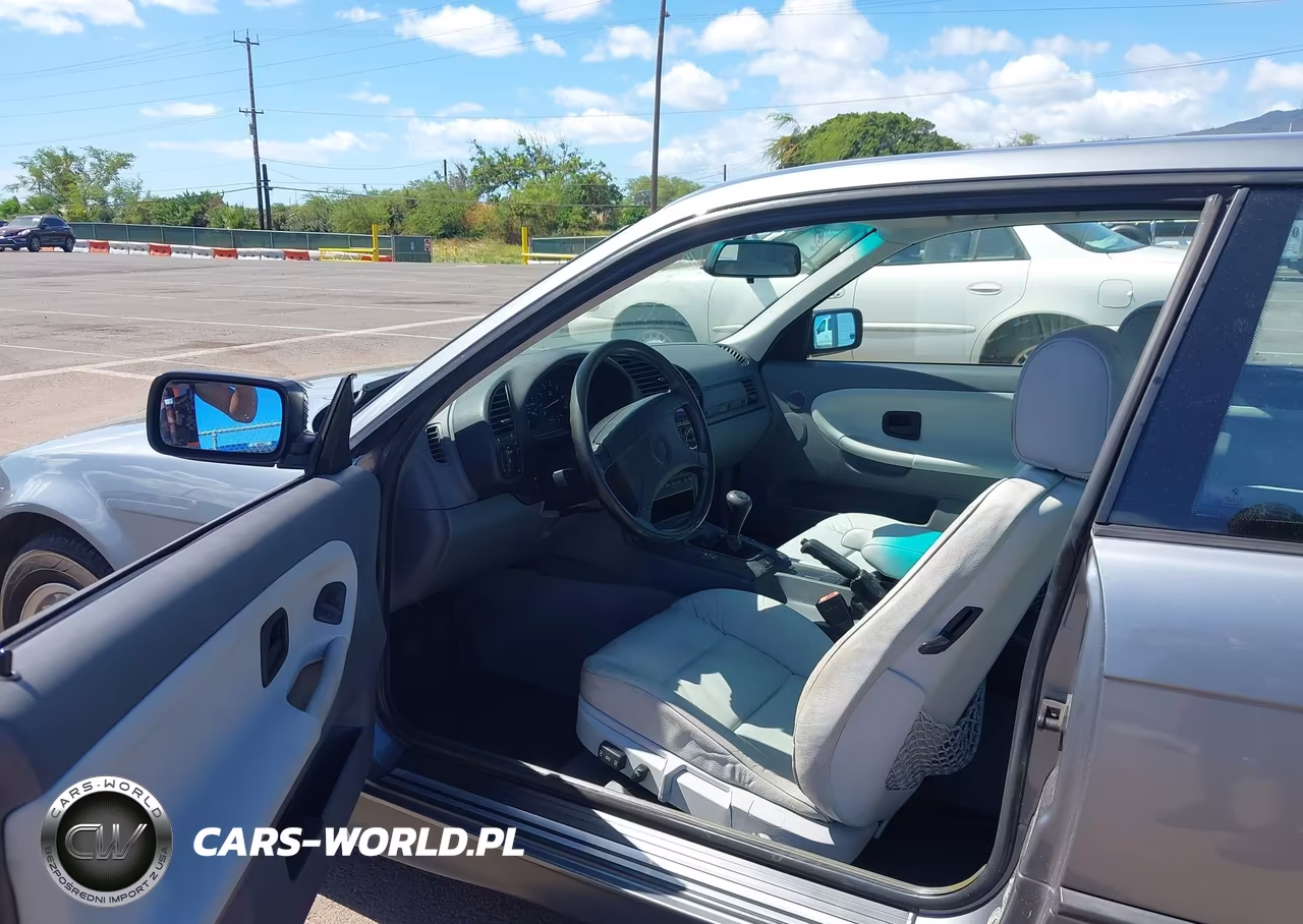 1994 BMW 325 Is VIN:WBABF3327REF47529 - 5