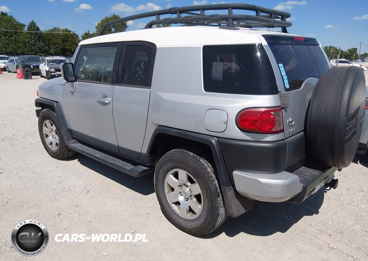 2007 Toyota Fj Cruiser VIN:JTEBU11F470045700 - 3