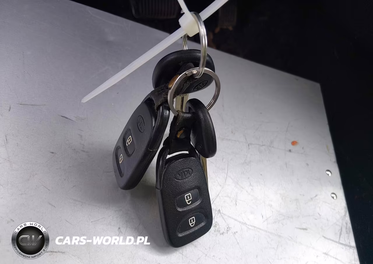 2011 Kia Sorento Lx VIN:5XYKTCA19BG172906 - 11