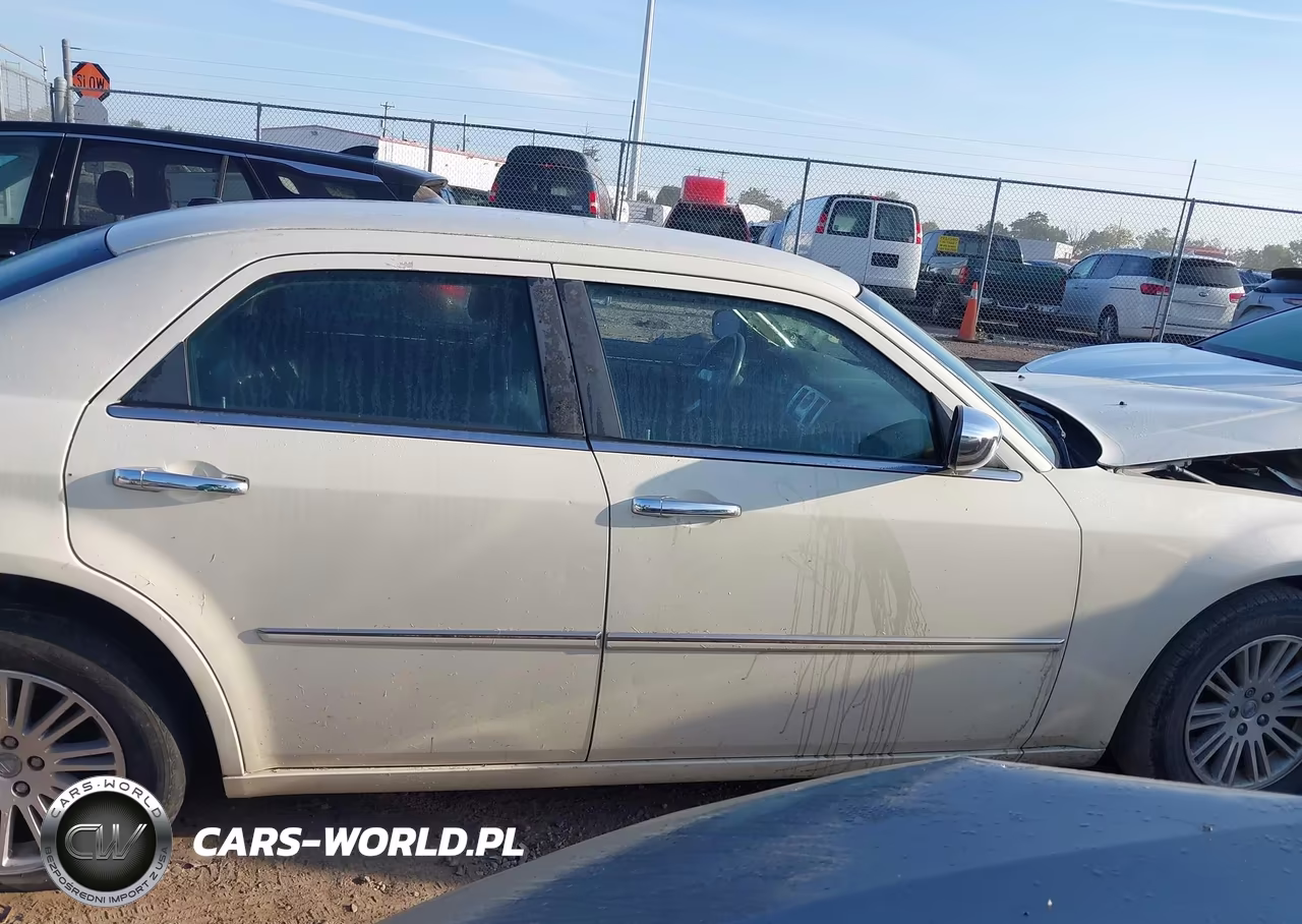 2010 Chrysler 300 Touring-Signature Series-Executive Series VIN:2C3CA5CV8AH235827 - 13