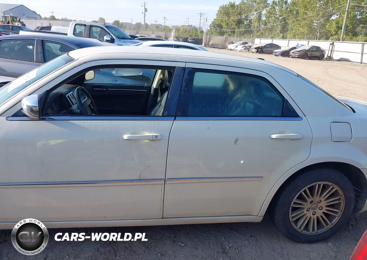2010 Chrysler 300 Touring-Signature Series-Executive Series VIN:2C3CA5CV8AH235827 - 14