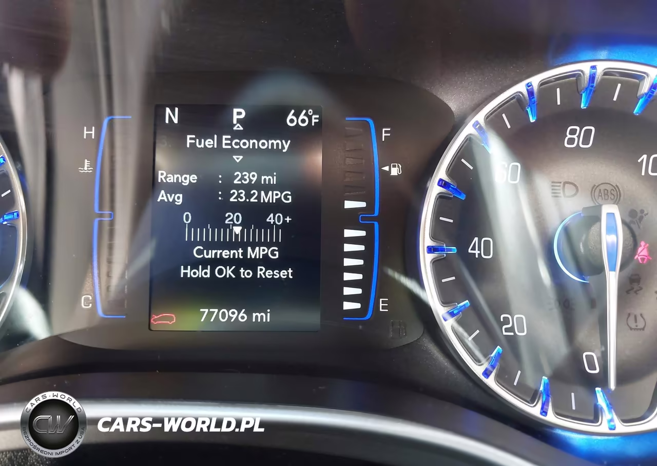 2020 Chrysler Pacifica Touring L VIN:2C4RC1BGXLR101698 - 15