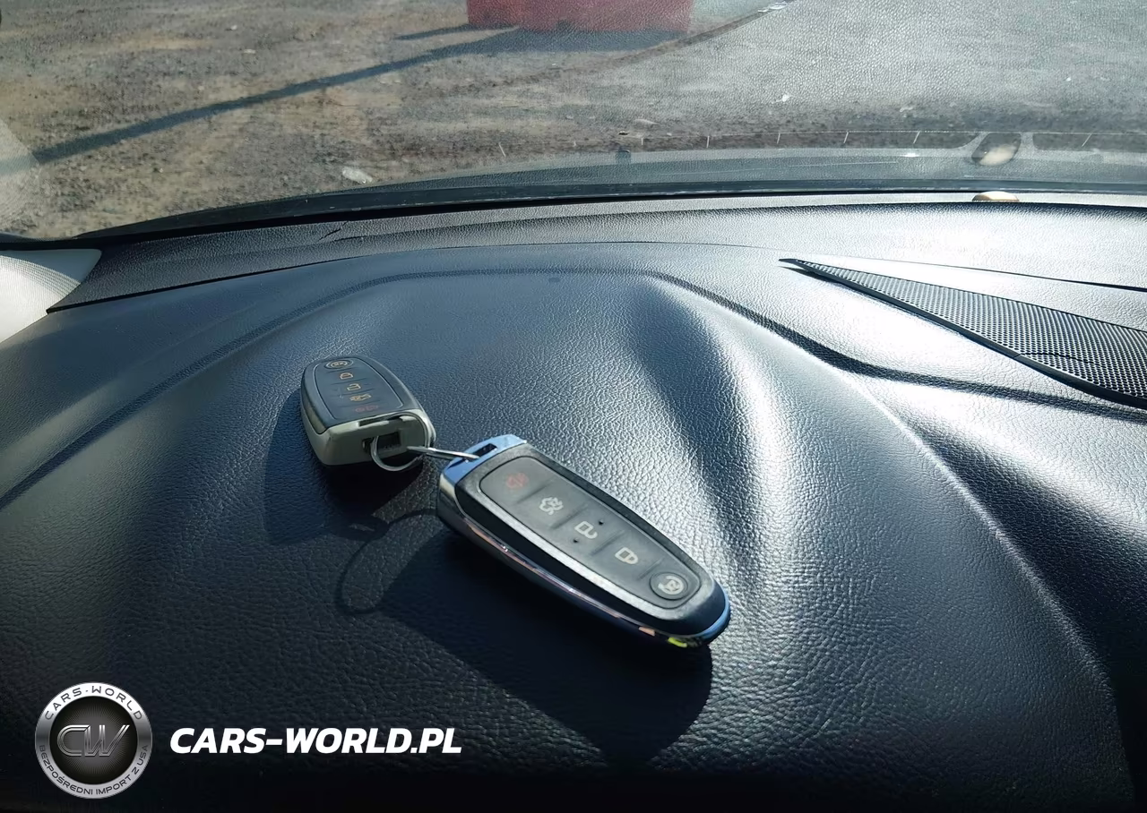 2013 Ford Focus Titanium VIN:1FADP3J20DL231490 - 11