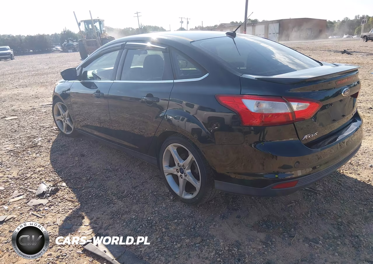 2013 Ford Focus Titanium VIN:1FADP3J20DL231490 - 3