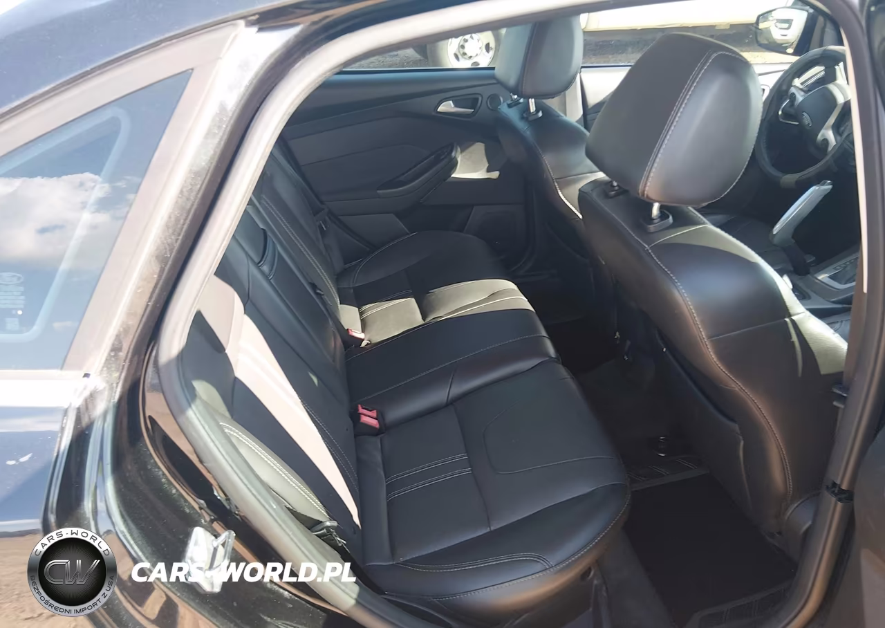 2013 Ford Focus Titanium VIN:1FADP3J20DL231490 - 8
