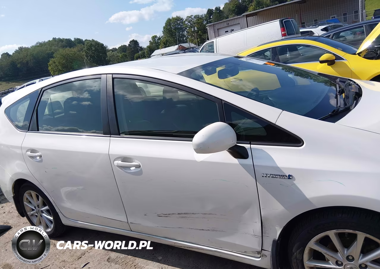 2013 Toyota Prius V Five VIN:JTDZN3EU4D3289376 - 13