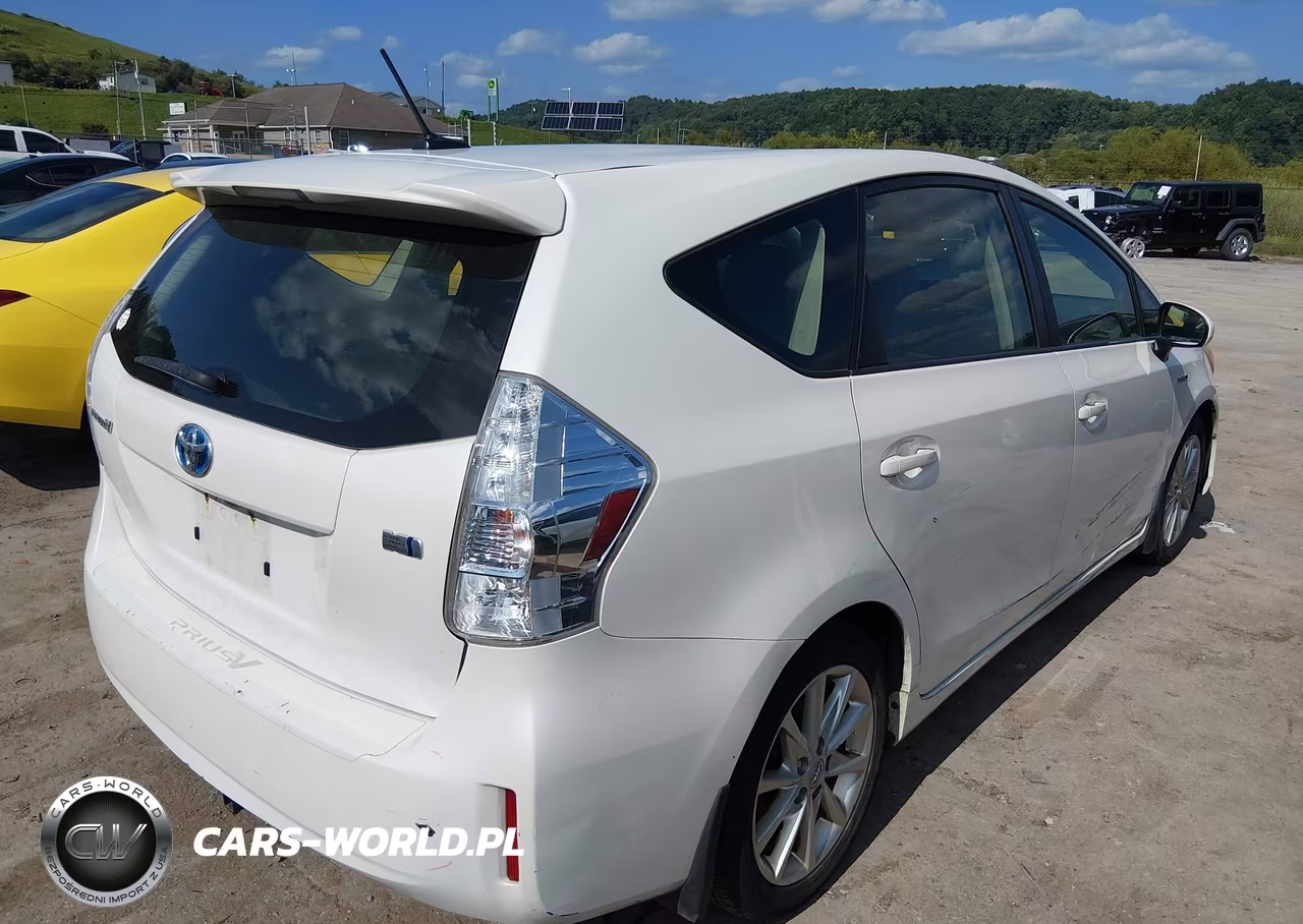 2013 Toyota Prius V Five VIN:JTDZN3EU4D3289376 - 4
