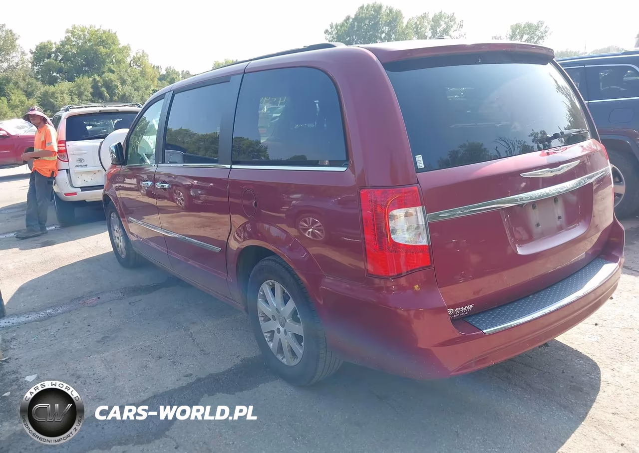 2011 Chrysler Town & Country Touring-L VIN:2A4RR8DGXBR682326 - 3