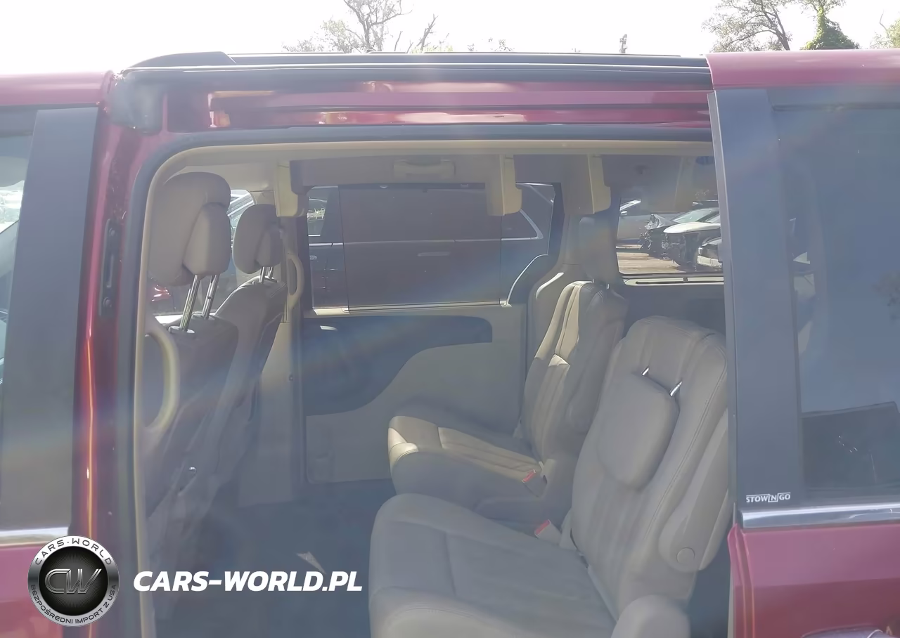 2011 Chrysler Town & Country Touring-L VIN:2A4RR8DGXBR682326 - 8