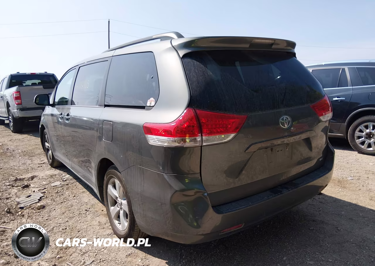 2013 Toyota Sienna Le V6 8 Passenger VIN:5TDKK3DC6DS400723 - 3