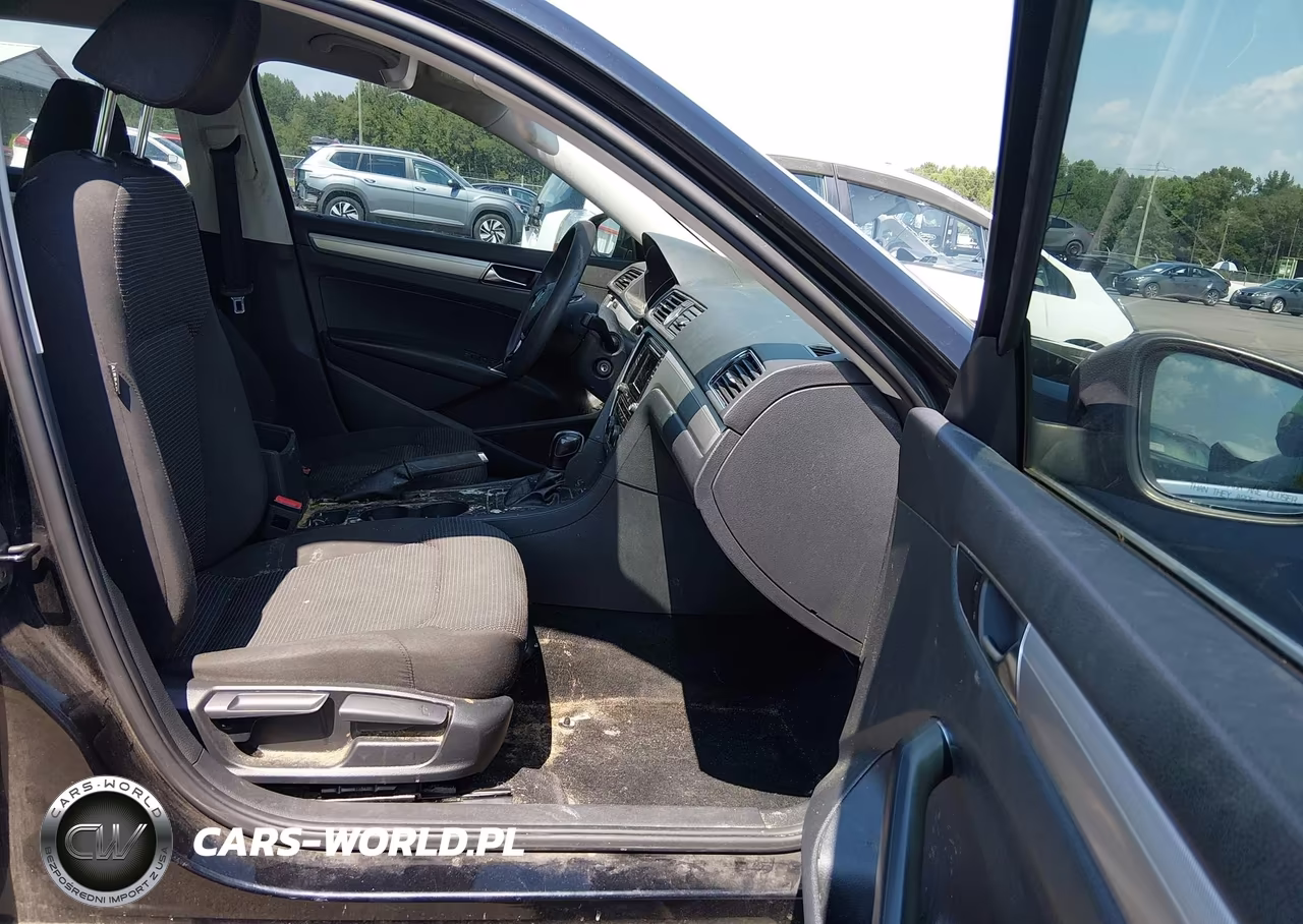 2017 Volkswagen Passat 1.8T S VIN:1VWAT7A36HC077332 - 5
