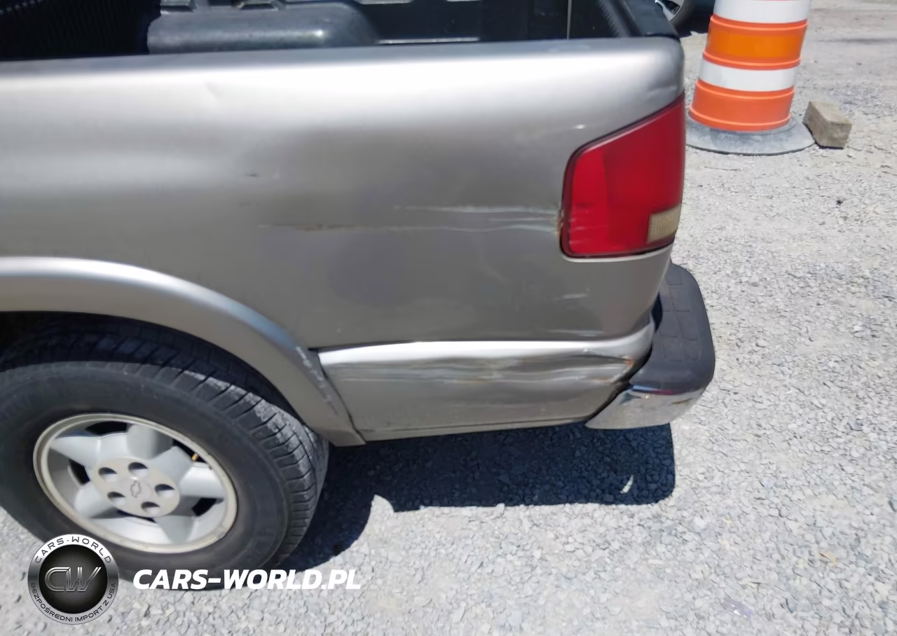 2002 Chevrolet S-10 Ls VIN:1GCDT13W32K177065 - 18