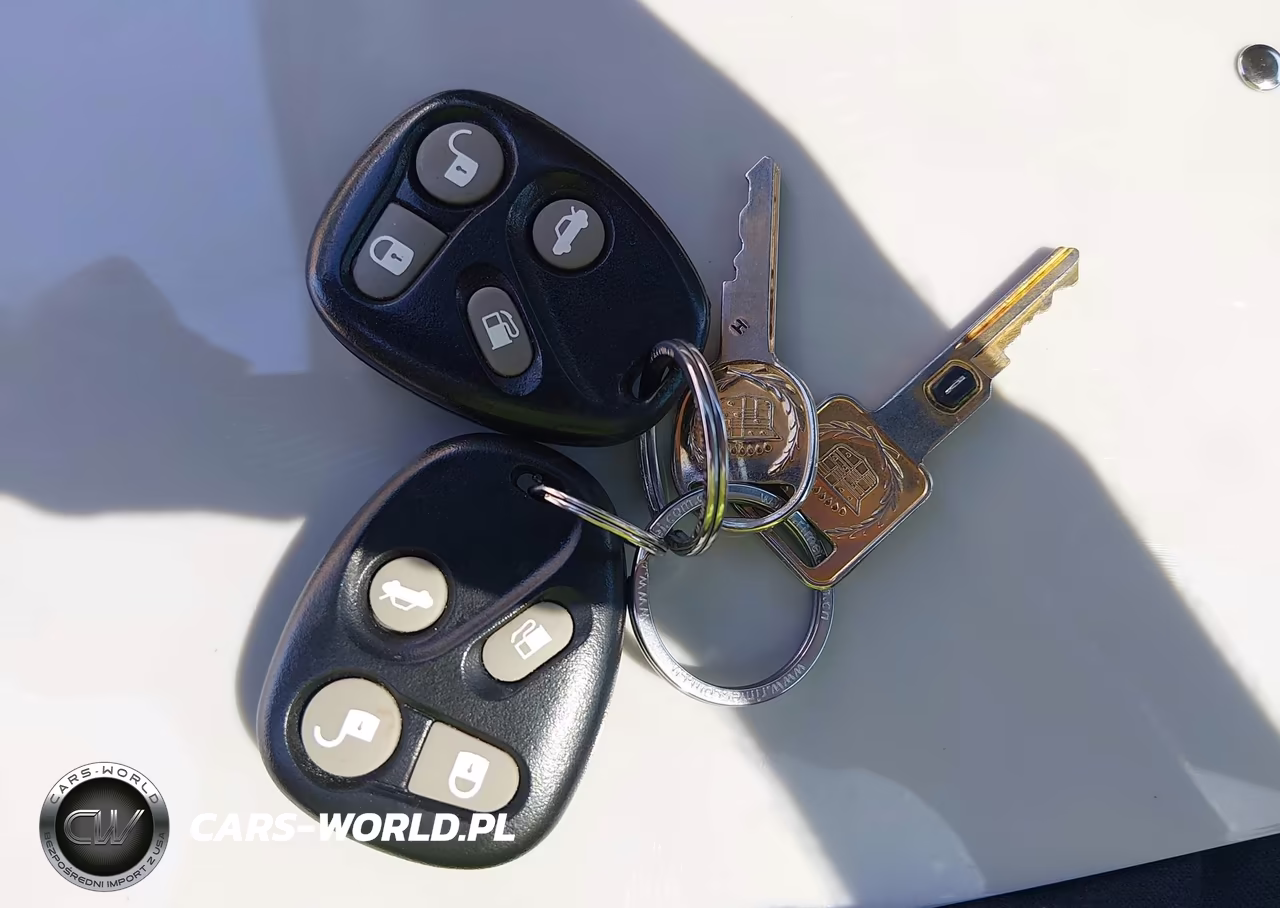 1998 Cadillac Deville Standard VIN:1G6KD54Y1WU752093 - 11