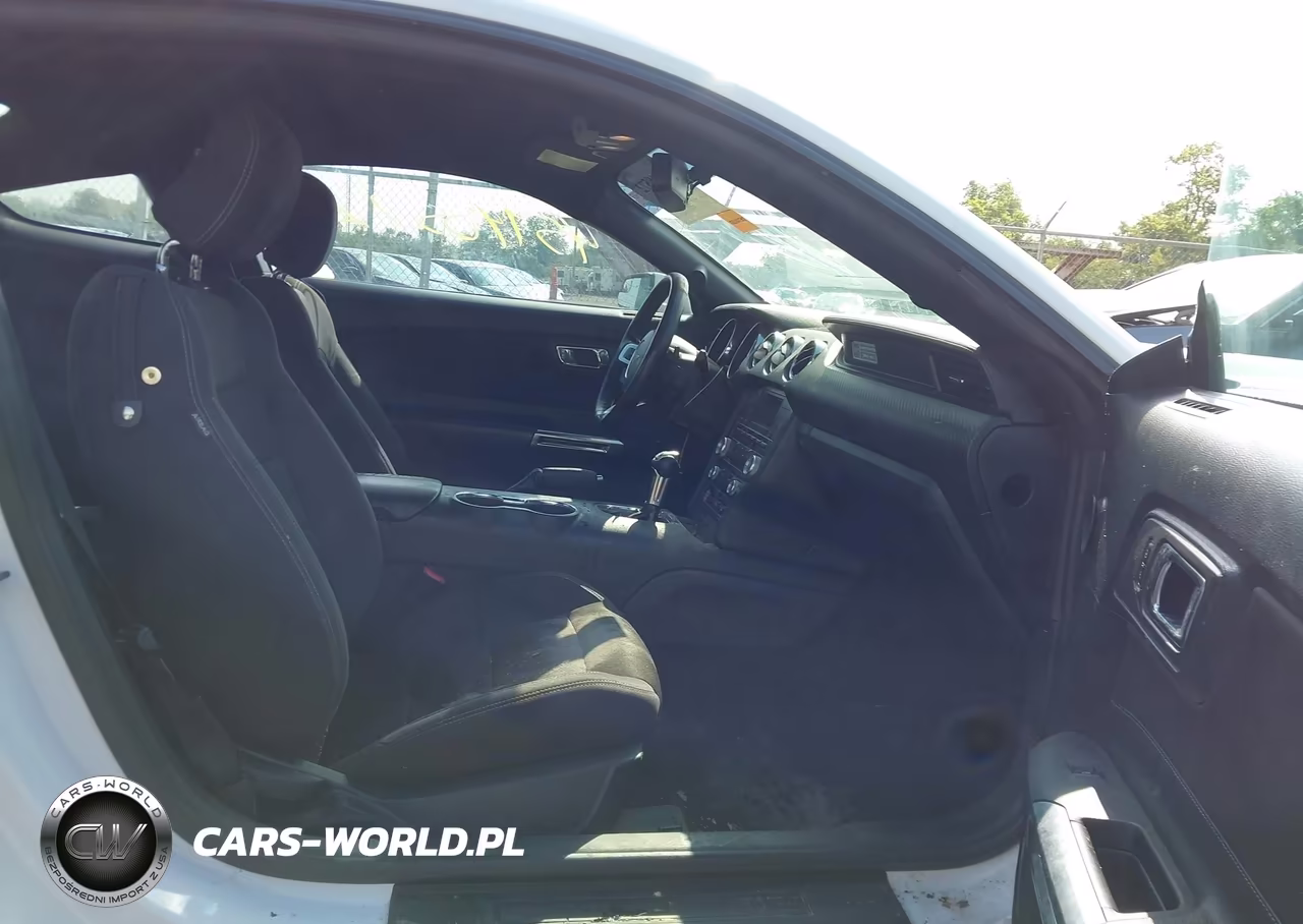 2015 Ford Mustang V6 VIN:1FA6P8AM1F5337011 - 5