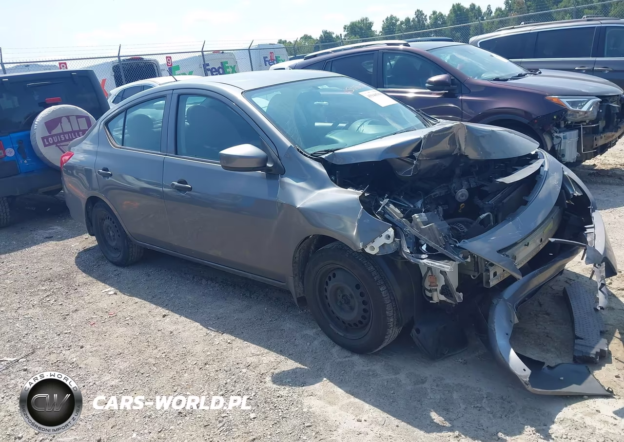 2016 Nissan Versa 1.6 S – zdjęcie 1 z 17