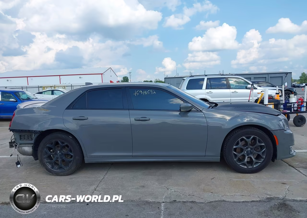 2017 Chrysler 300 S VIN:2C3CCAGG4HH653813 - 13