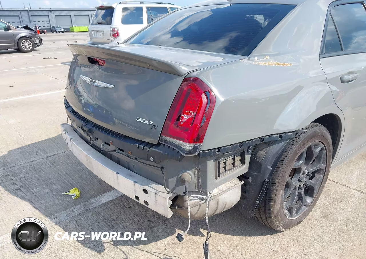 2017 Chrysler 300 S VIN:2C3CCAGG4HH653813 - 19