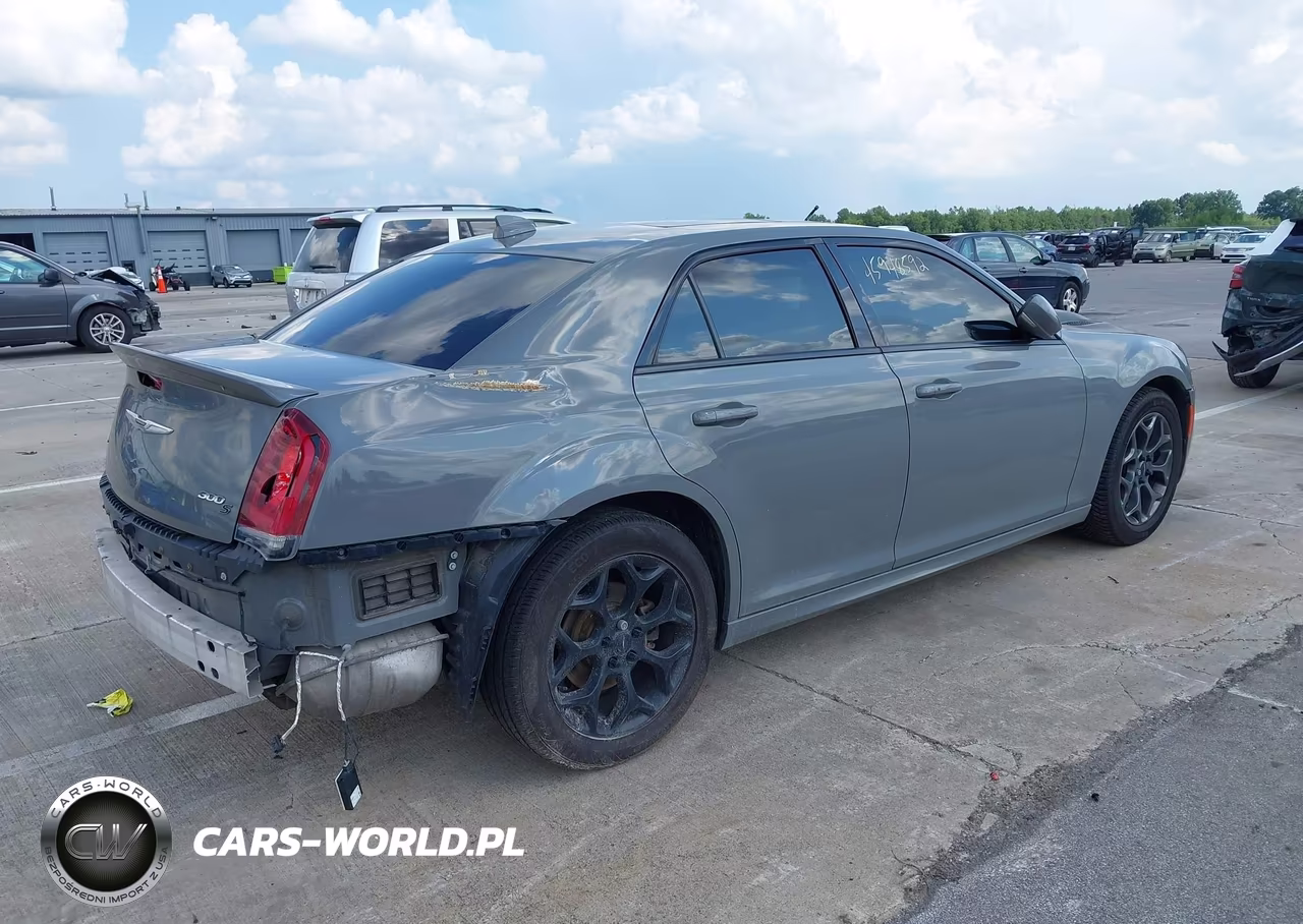 2017 Chrysler 300 S VIN:2C3CCAGG4HH653813 - 4
