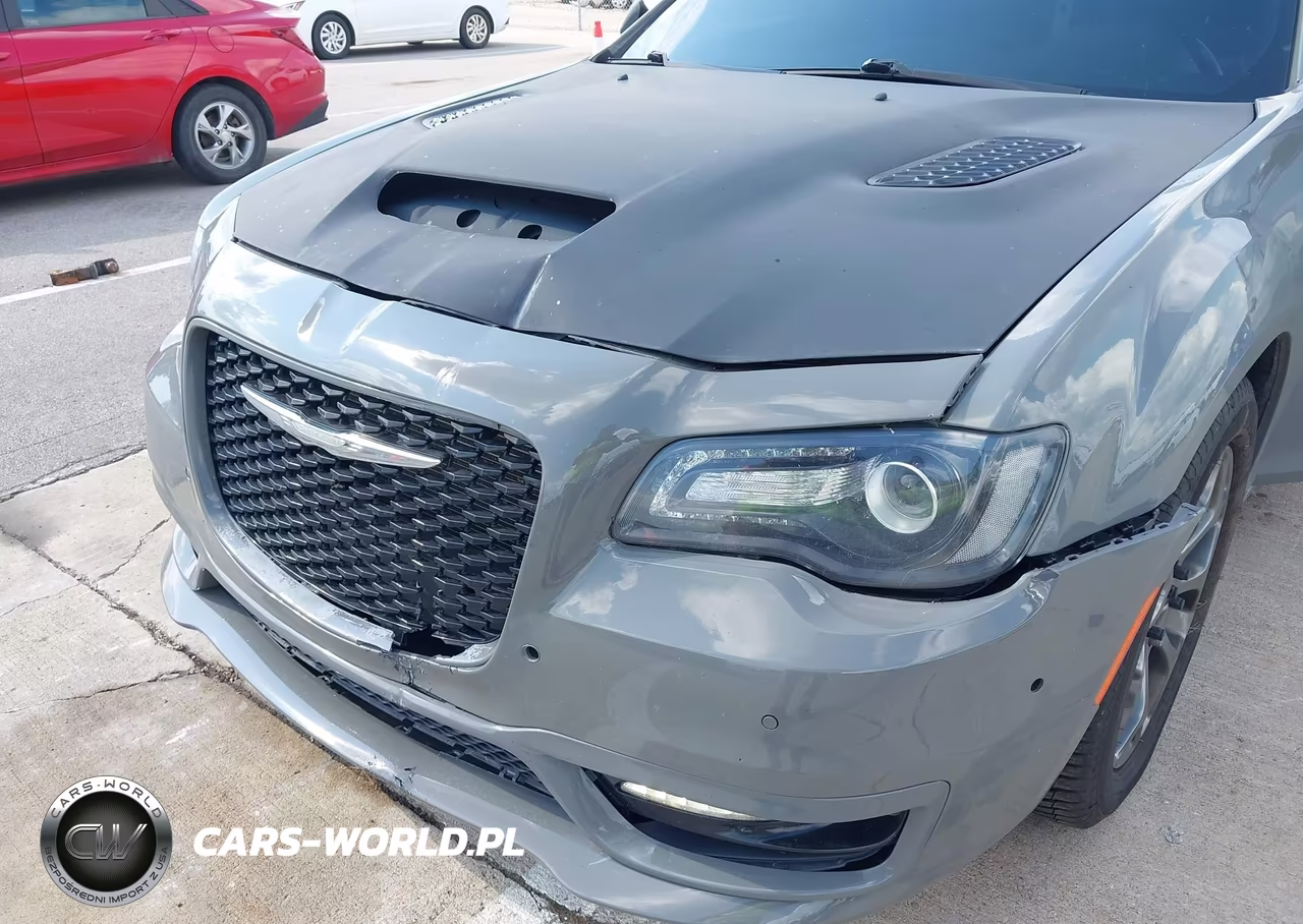 2017 Chrysler 300 S VIN:2C3CCAGG4HH653813 - 6