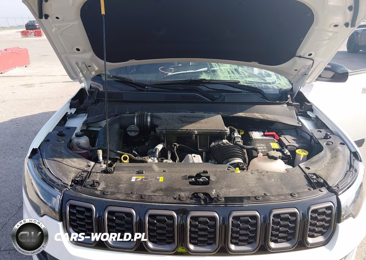2025 Jeep Compass Latitude 4X4 VIN:3C4NJDBN4ST538242 - 10