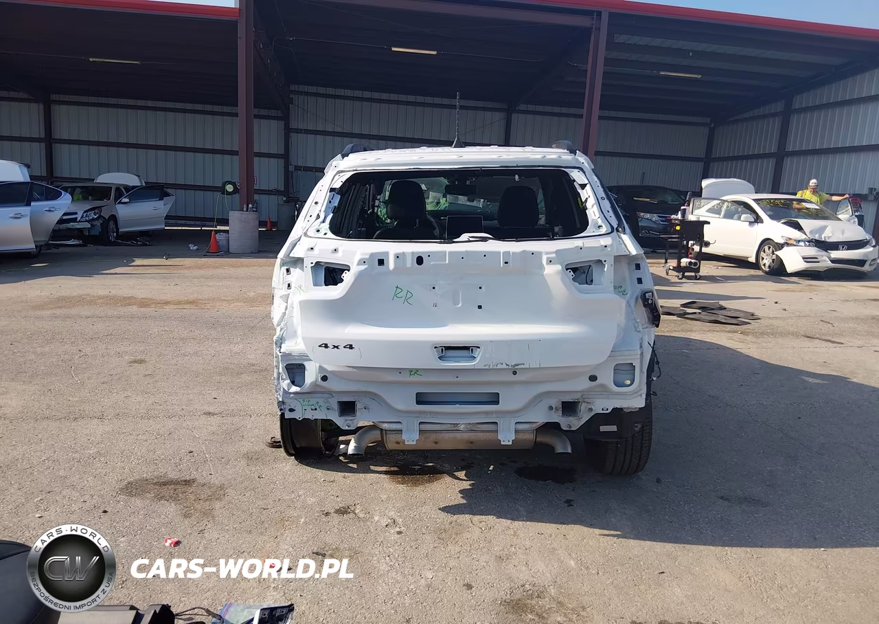 2025 Jeep Compass Latitude 4X4 VIN:3C4NJDBN4ST538242 - 17