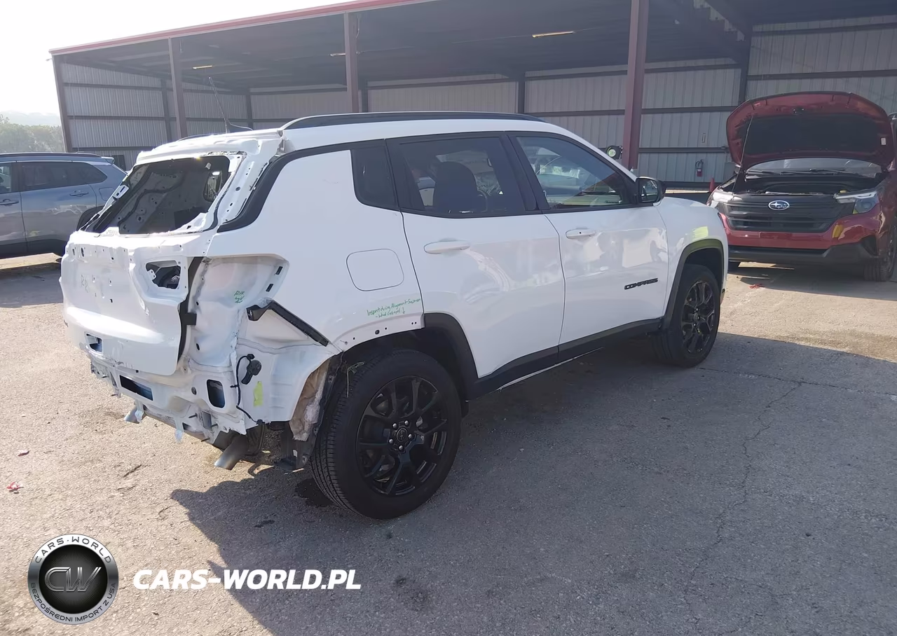 2025 Jeep Compass Latitude 4X4 VIN:3C4NJDBN4ST538242 - 4