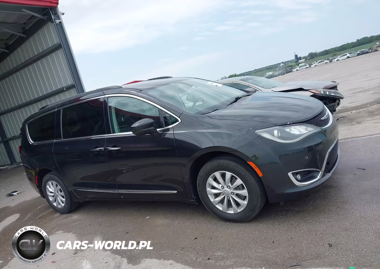 2017 Chrysler Pacifica Touring-L VIN:2C4RC1BG4HR705187 - 13
