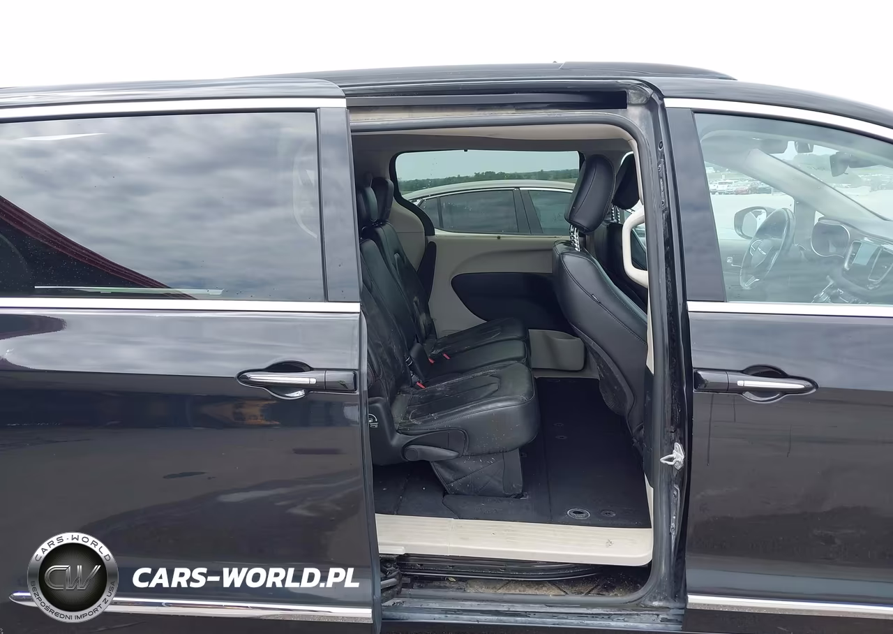 2017 Chrysler Pacifica Touring-L VIN:2C4RC1BG4HR705187 - 8