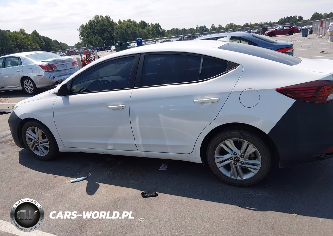 2020 Hyundai Elantra Sel VIN:5NPD84LF2LH573748 - 14
