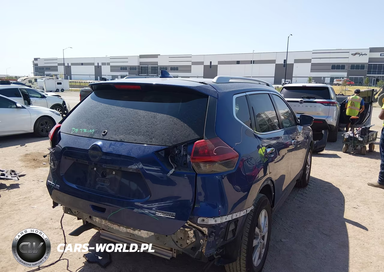 2019 Nissan Rogue S VIN:5N1AT2MT0KC744917 - 4