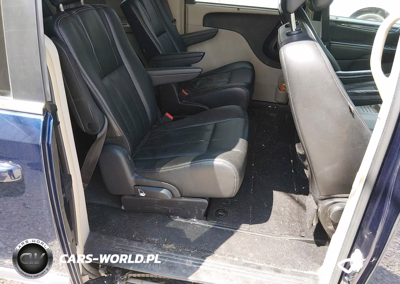 2016 Chrysler Town & Country Touring VIN:2C4RC1BG6GR111876 - 8