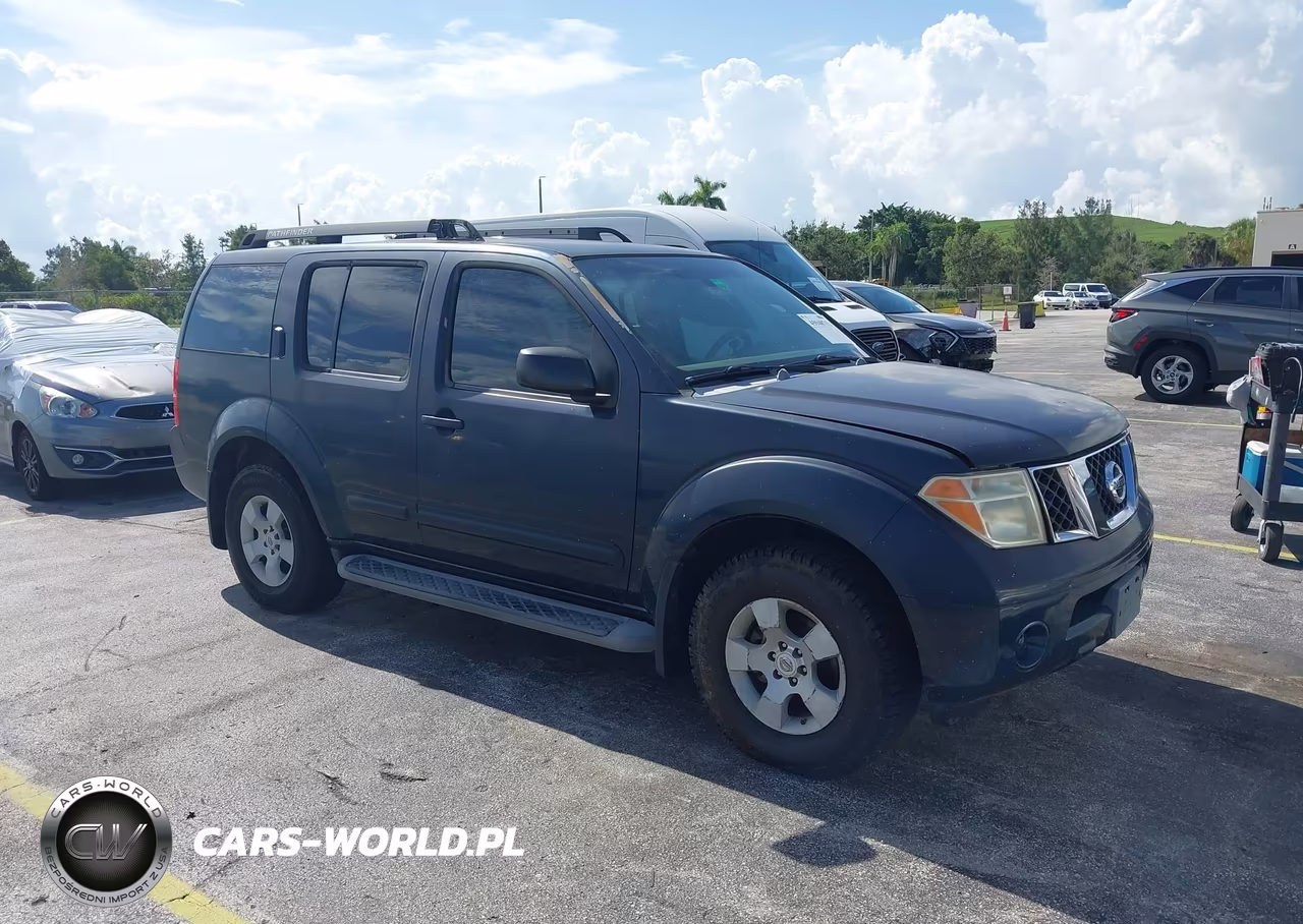 2005 Nissan Pathfinder Xe