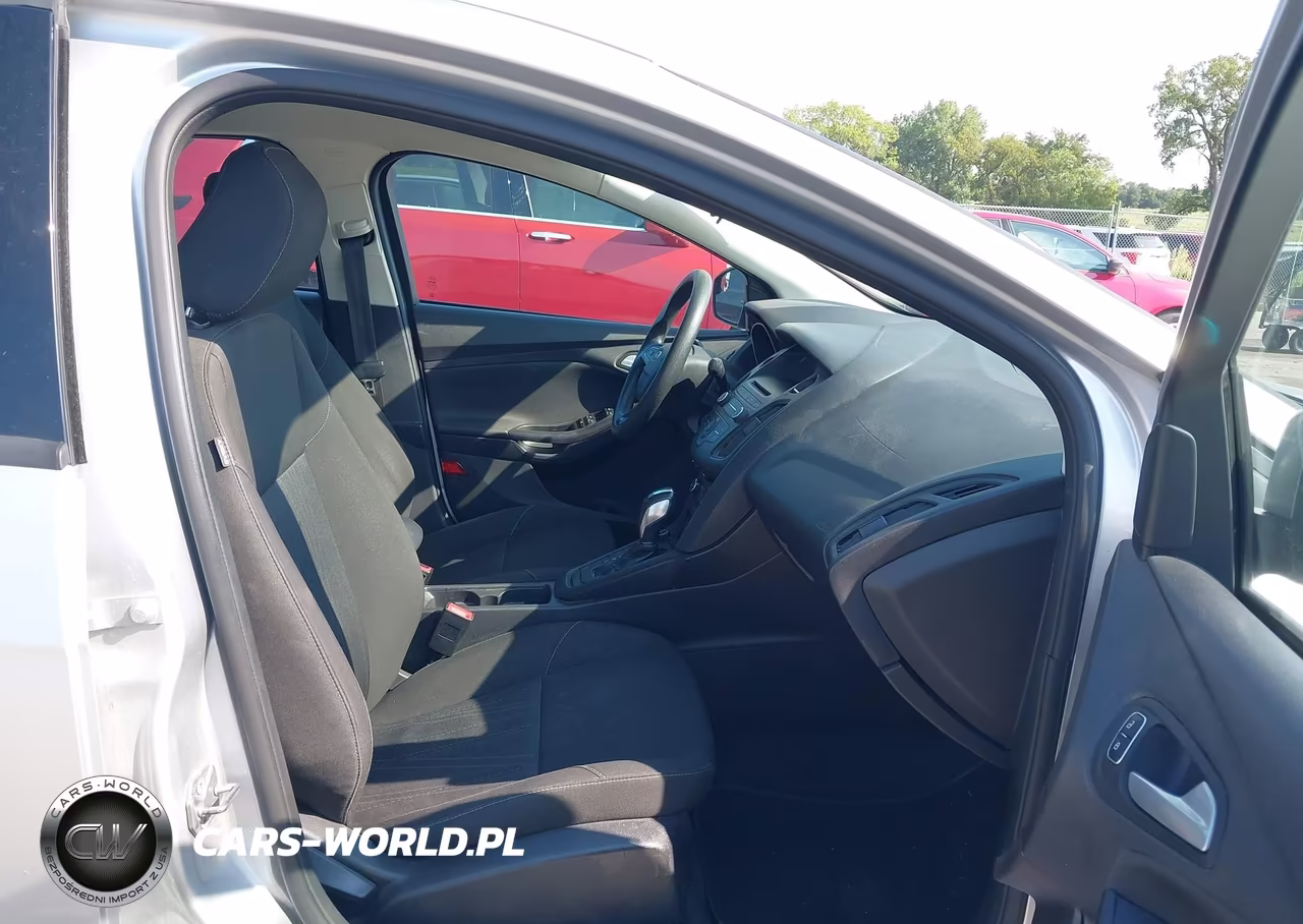 2015 Ford Focus Se VIN:1FADP3F27FL270377 - 5