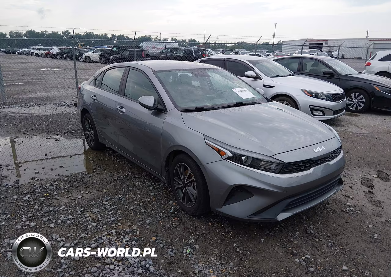 2022 Kia Forte Lxs – zdjęcie 1 z 16