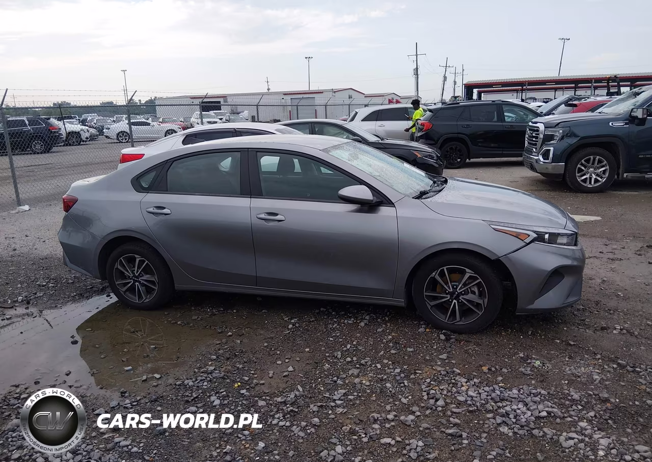 2022 Kia Forte Lxs VIN:3KPF24ADXNE456535 - 13