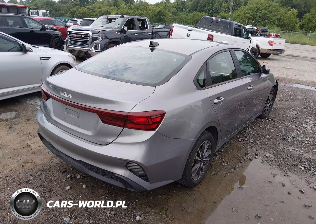 2022 Kia Forte Lxs VIN:3KPF24ADXNE456535 - 4