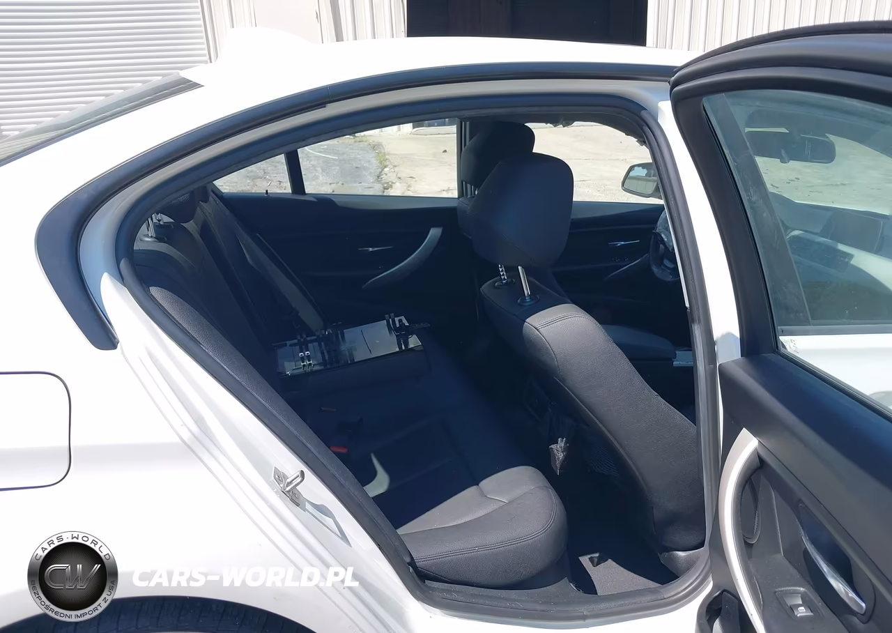 2018 BMW 320I VIN:WBA8E1G5XJNU90119 - 8