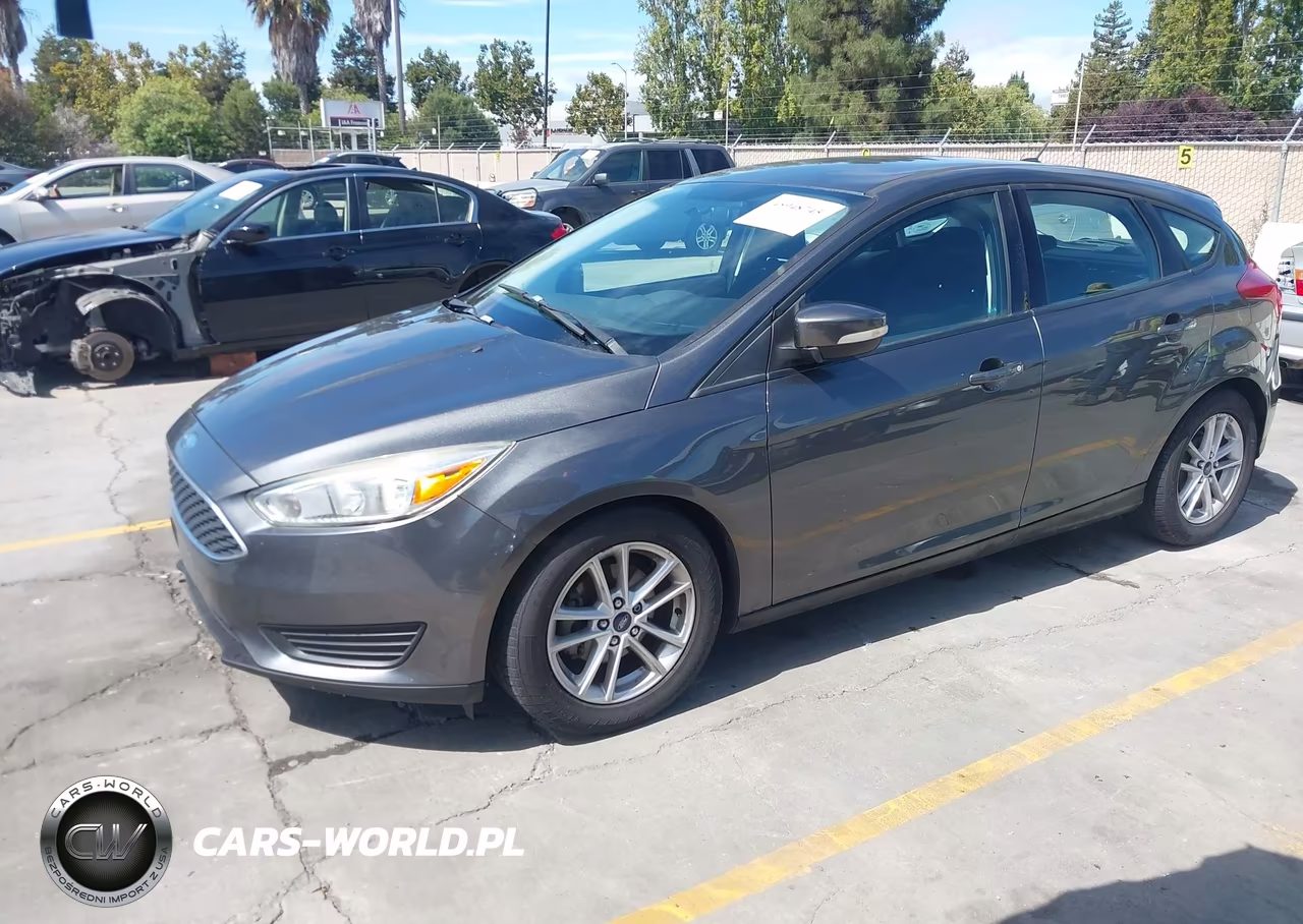 2017 Ford Focus Se VIN:1FADP3K25HL206718 - 2