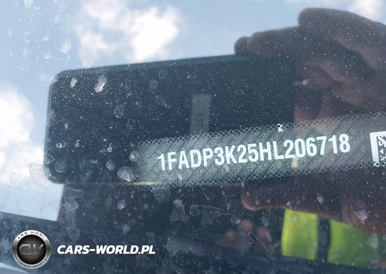 2017 Ford Focus Se VIN:1FADP3K25HL206718 - 9