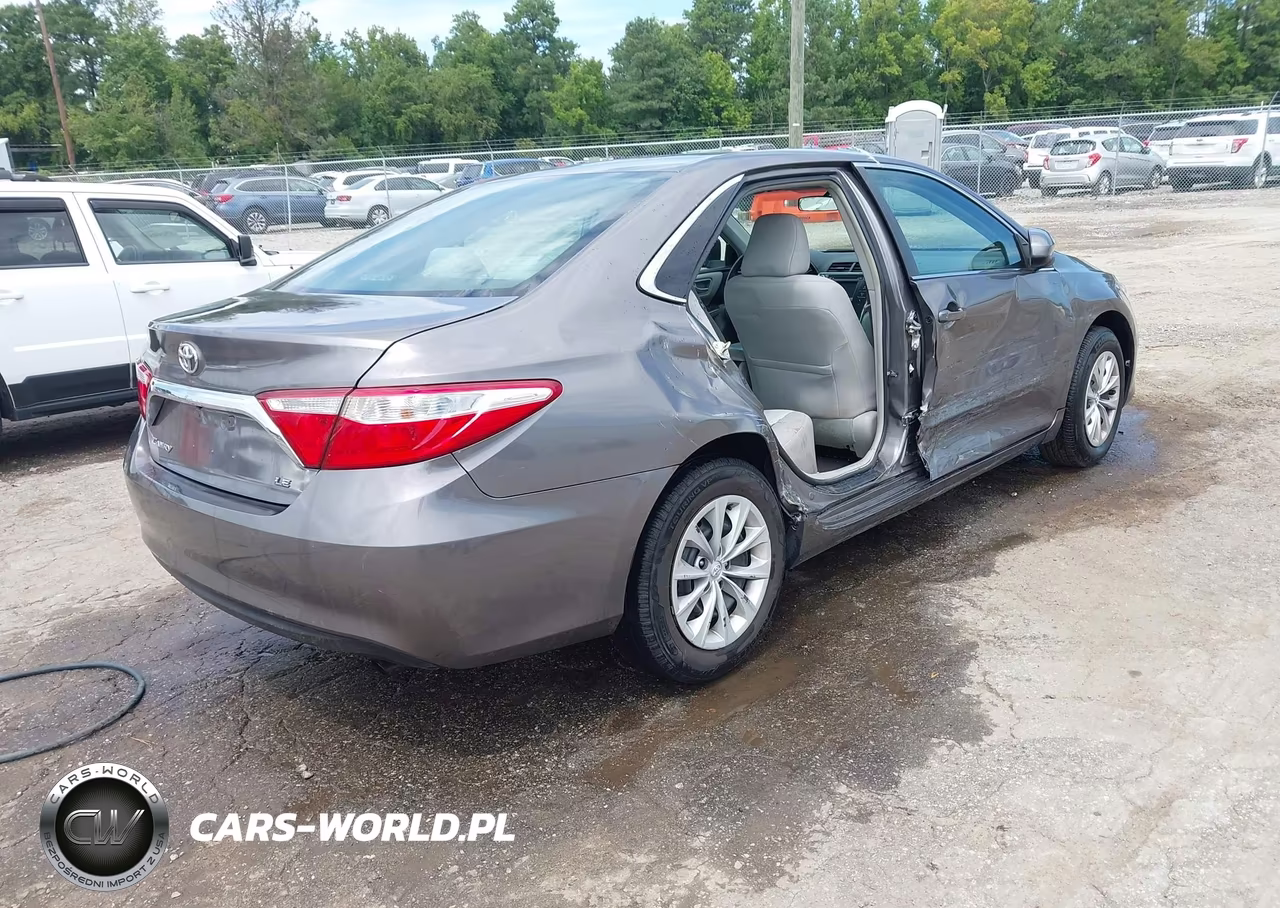 2017 Toyota Camry Le VIN:4T1BF1FK1HU373019 - 4