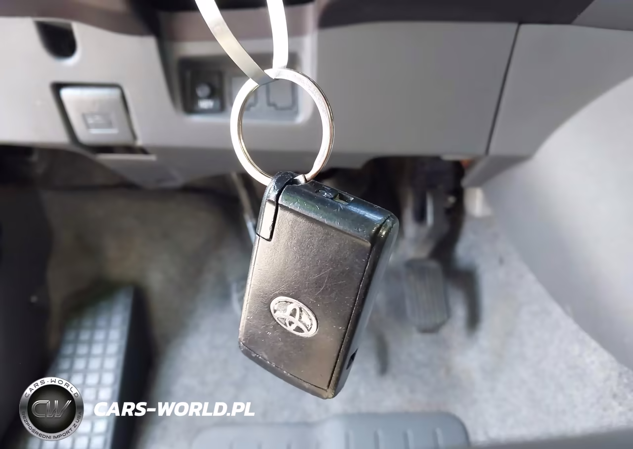 2005 Toyota Prius VIN:JTDKB20U057048288 - 11