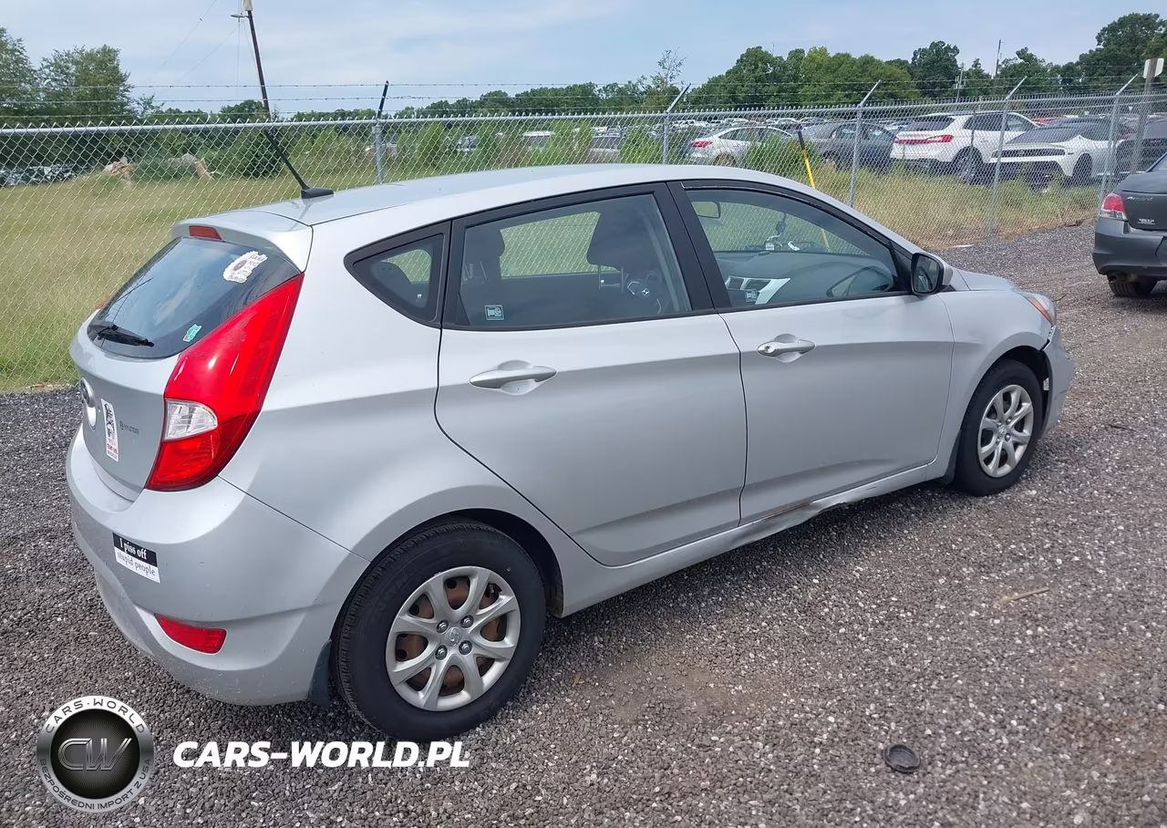 2014 Hyundai Accent Gs VIN:KMHCT5AE5EU188781 - 4